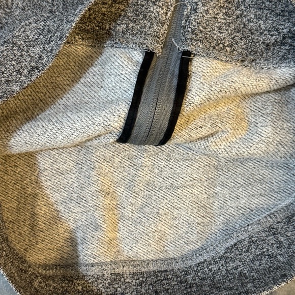 Roots Gray Full-Zip Hoodie Jacket

#1218 - Picture 7 of 10